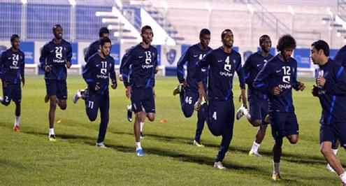 بالصور.. الهلال يختتم تدريباته بالمناورات استعدادا للنهضة